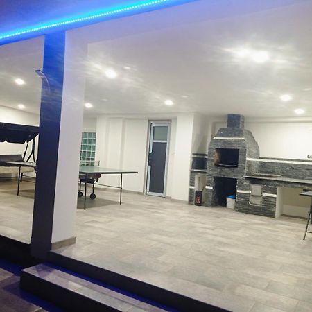 לינה וארוחת בוקר באילה אונו מאי Casa Leahu מראה חיצוני תמונה