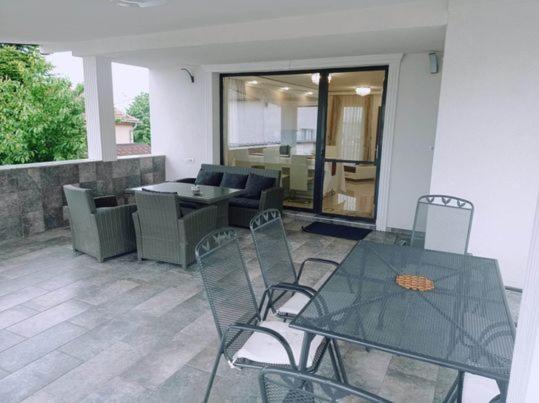 לינה וארוחת בוקר באילה אונו מאי Casa Leahu מראה חיצוני תמונה