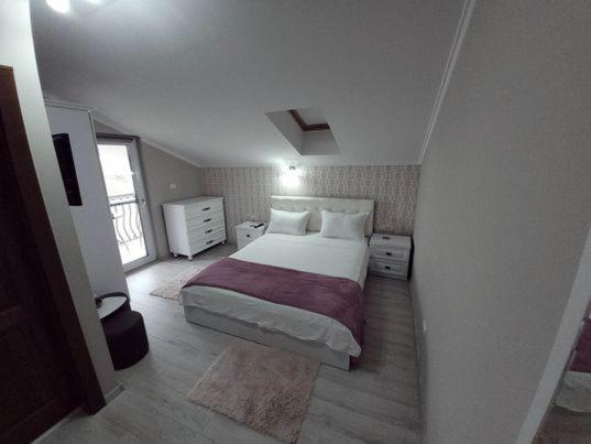 לינה וארוחת בוקר באילה אונו מאי Casa Leahu מראה חיצוני תמונה