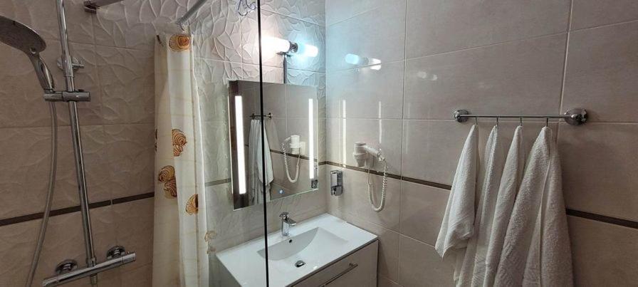 לינה וארוחת בוקר באילה אונו מאי Casa Leahu מראה חיצוני תמונה