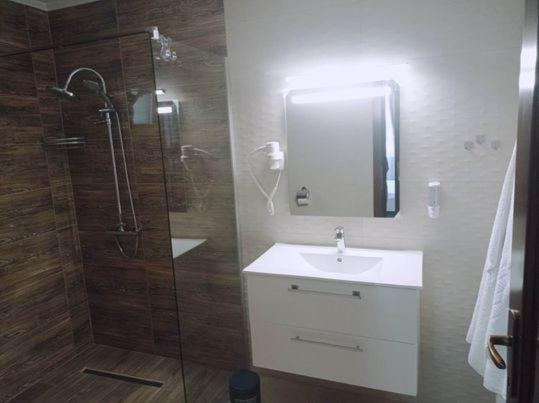 לינה וארוחת בוקר באילה אונו מאי Casa Leahu מראה חיצוני תמונה